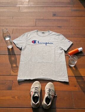 Vintage Champion Graphic T Shirt Color: Heather Gray Size: Large